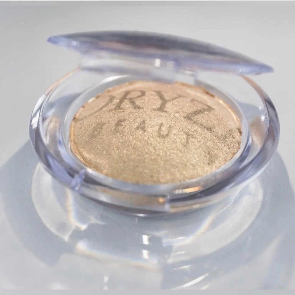 3/$15 🌸 ORYZA Beauty Baked Opaline Highlighter - Radiant Gold - Picture 2 of 6